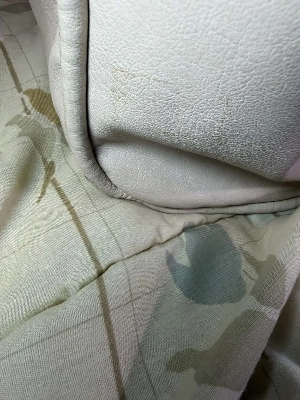 Urban Expressions Finley Hobo Bag in Cream Vegan Leather